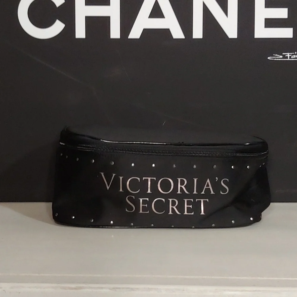 Victoria’s Secret Cosmetic Travel Bag with Studs VS Makeup Bag Makeup Tote 🆕